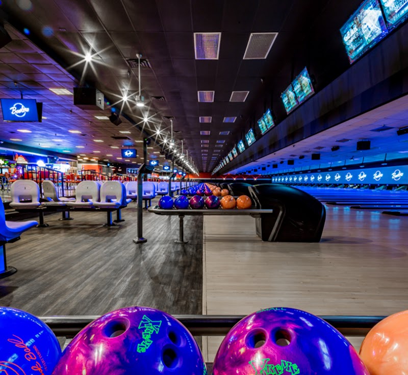 Bowlero Euless photo 3