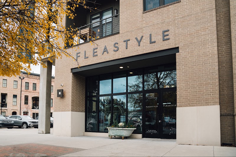 Flea Style Hat Bar